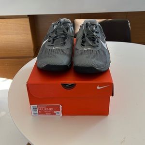 Brand new, never worn Men’s Nike Metcon 7 sz 10.5